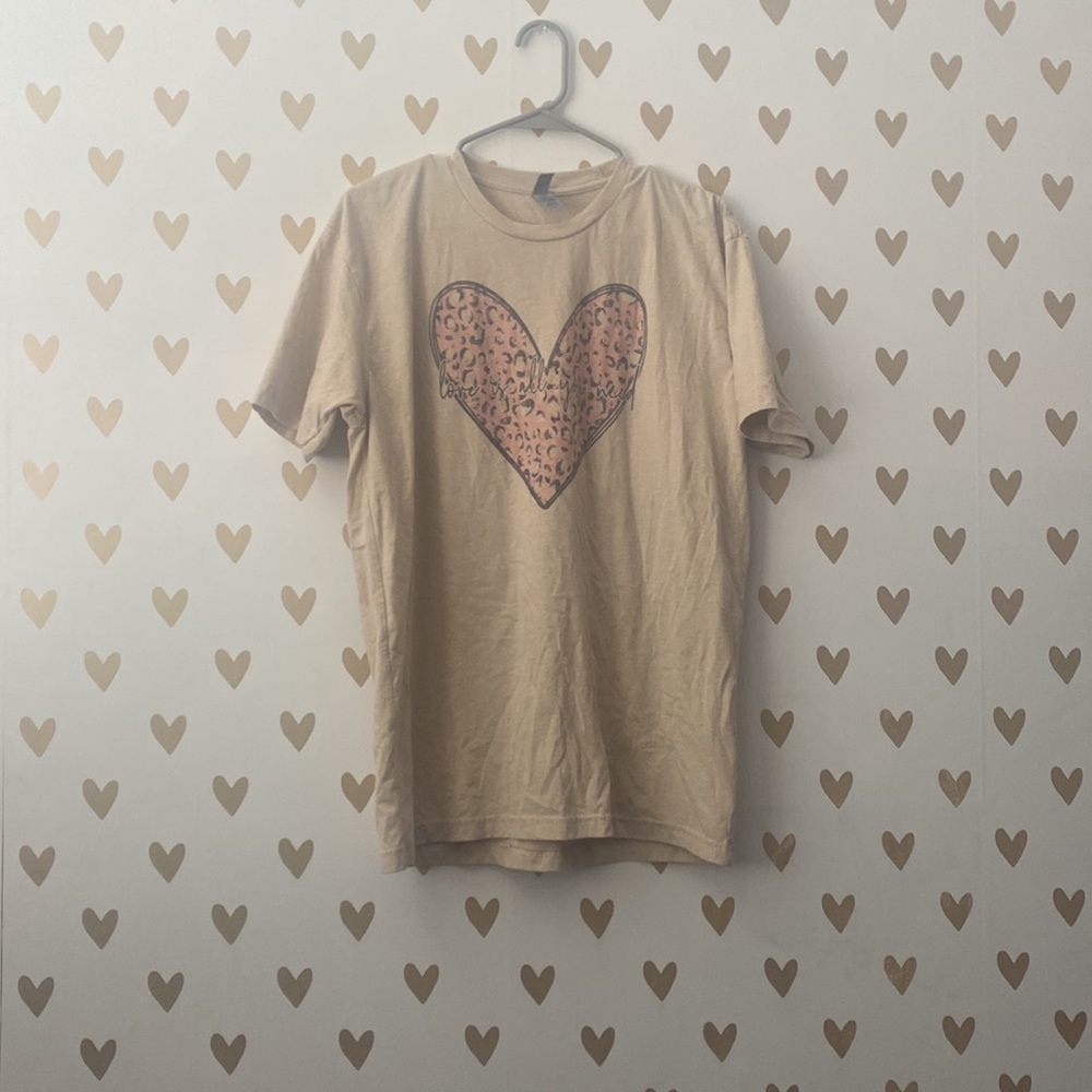 Cheetah heart graphic tee